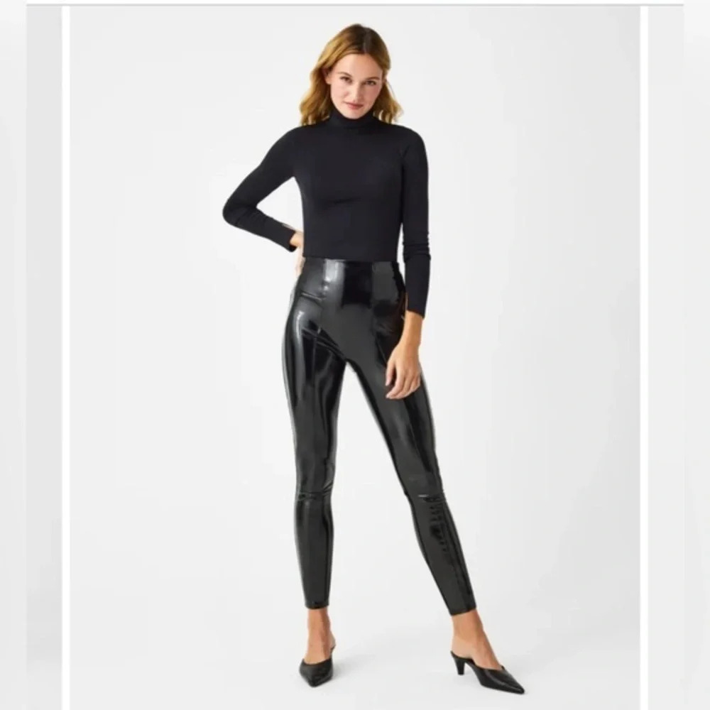 NWOT SPANXshape™ Faux Leather Patent Leggings Size Medium